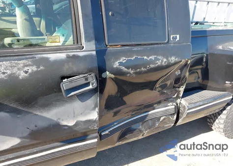 1997 Chevrolet C1500 Fleetside z USA, uszkodzony, nr VIN 2GCEC19W2V1161813